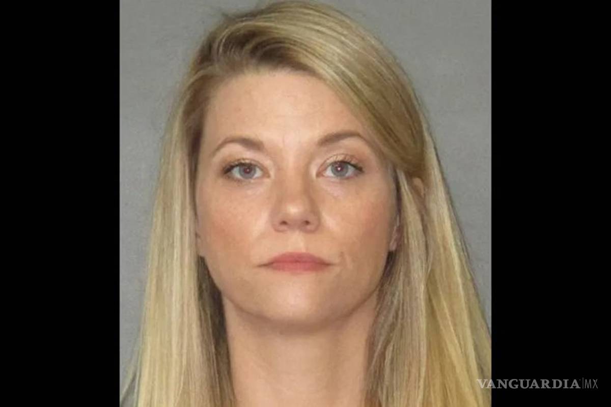 Maestra tenía relaciones con su alumno menor de edad en su casa, aún si estaba su pequeño hijo