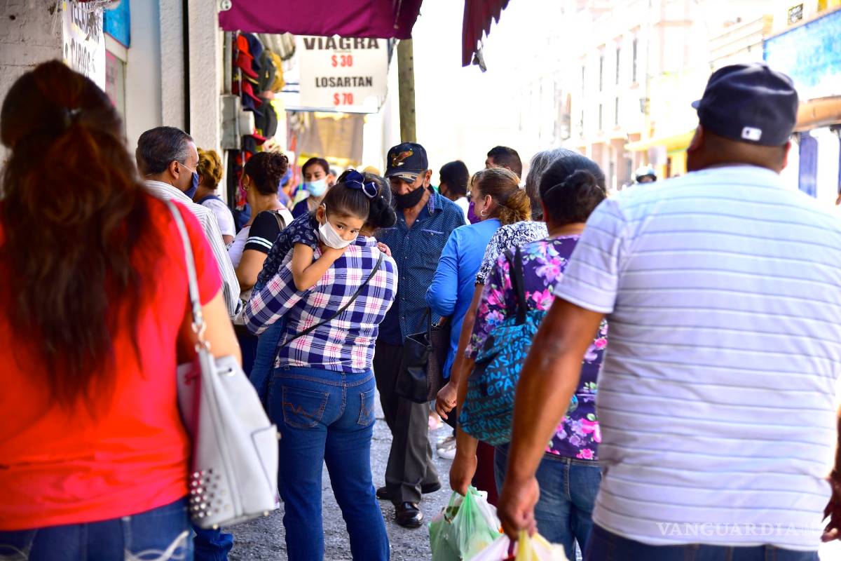 Ignoran confinamiento y sube afluencia en comercios del centro de Saltillo