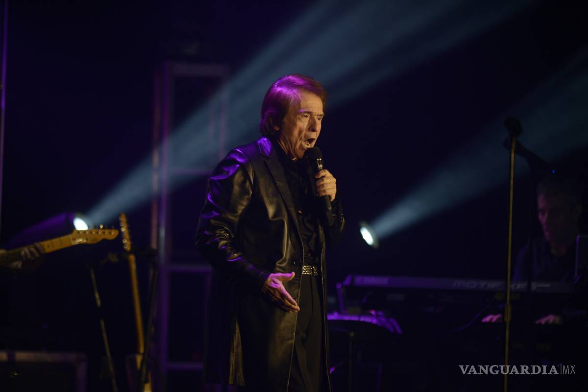 Enamora Raphael al público saltillense en su gran noche