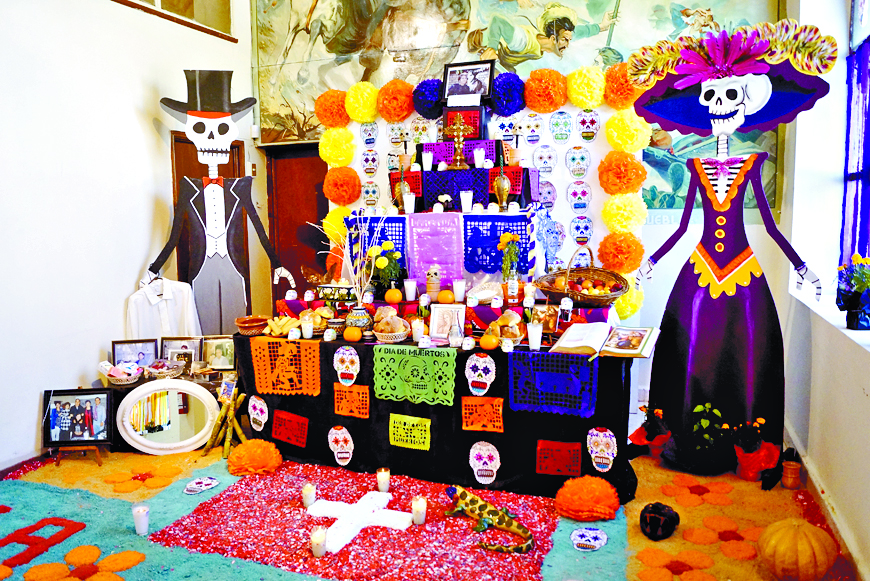 Honran saltillenses con altares a ciudadanos distinguidos