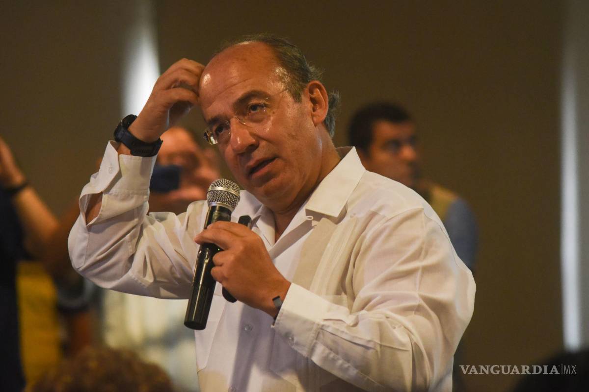 Felipe Calderón presume puesto en la Federación Internacional de Automovilismo