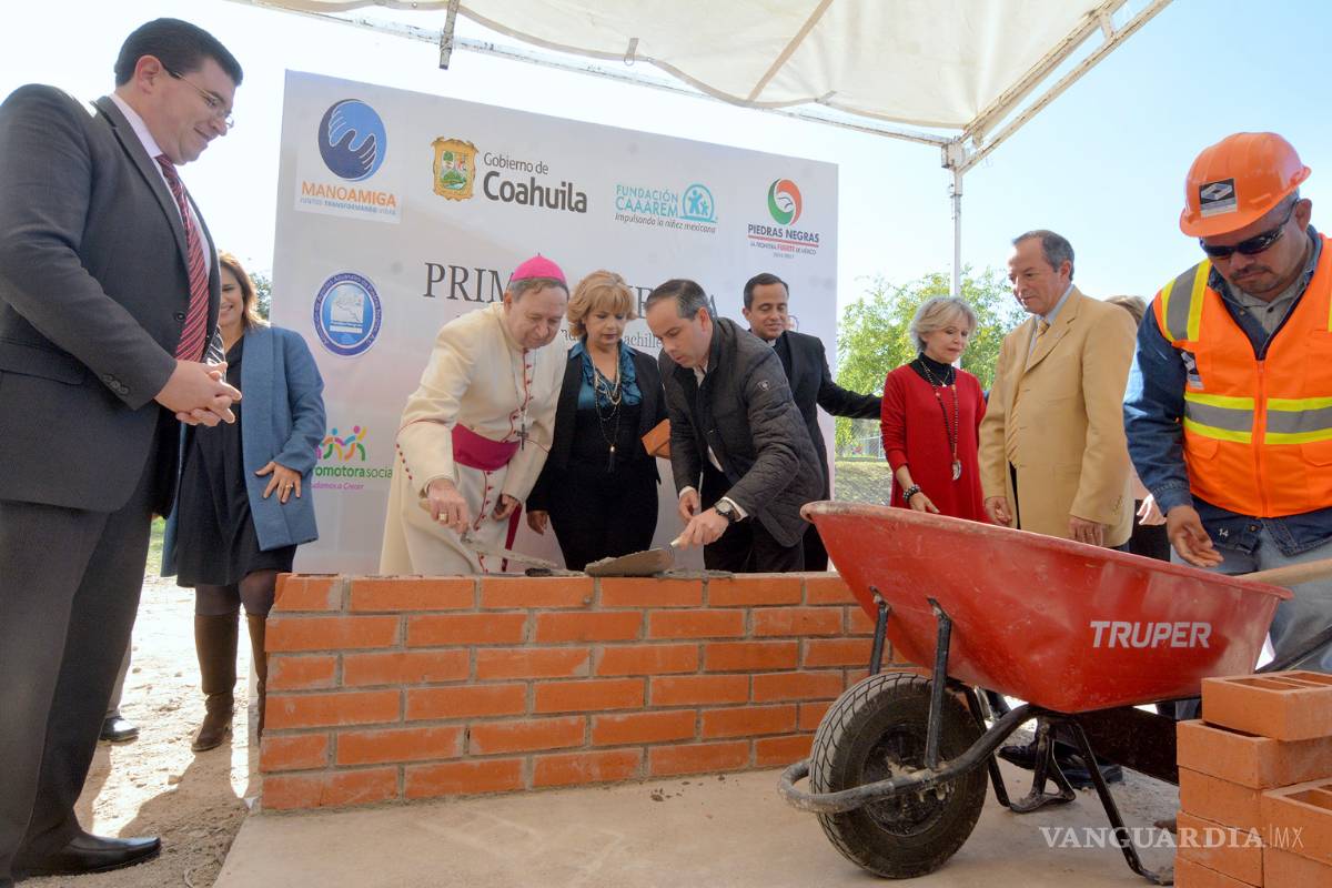 Fundación Mano Amiga inicia la construcción de aula en Piedras Negras