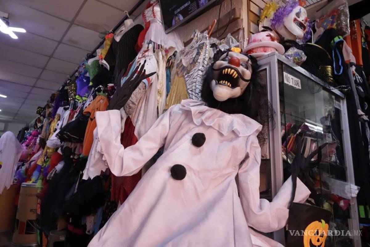 $!Disfraces de Merlina, de la familia Addams, y de la icónica máscara de Scream también están en alta demanda.