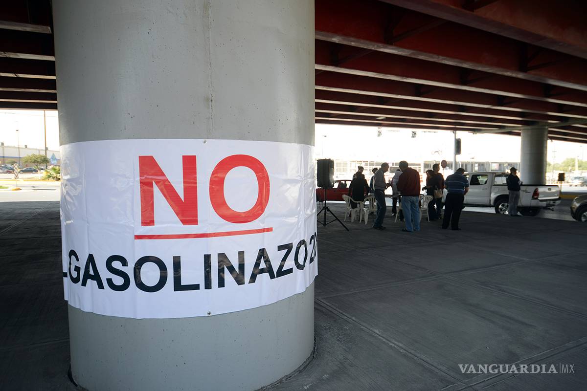 Ciudadanos recaban registro de amparos en Coahuila contra gasolinazo