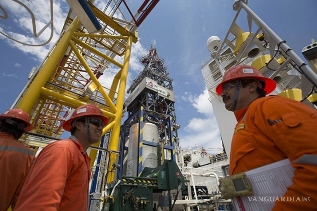 Buscan abrir el sector petrolero en México