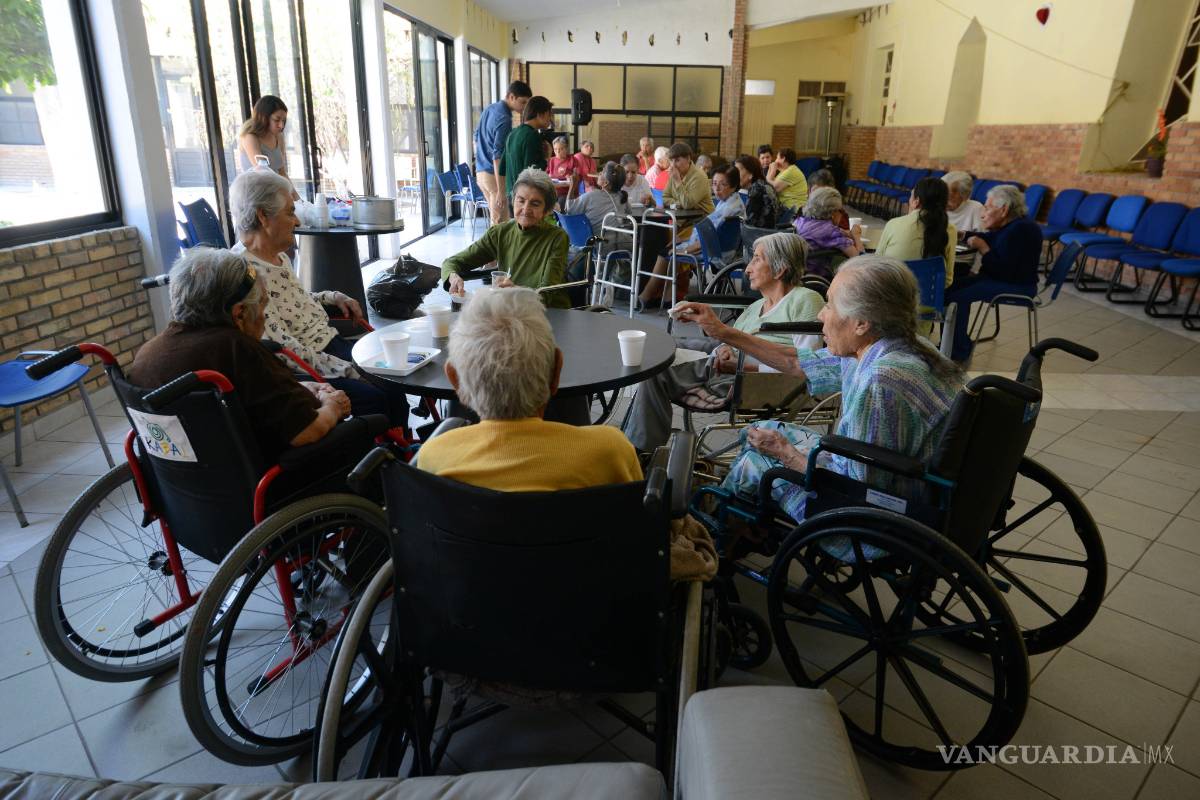 Asilo de ancianos de Saltillo, luz y sombra
