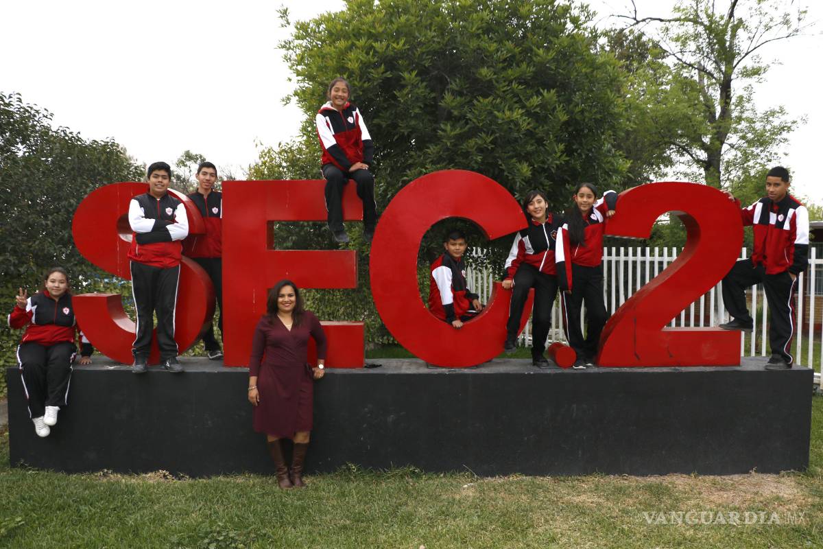 Convocan ayuda para Tomy, el bibliotecario que perdió en incendio fotos de su hijo fallecido