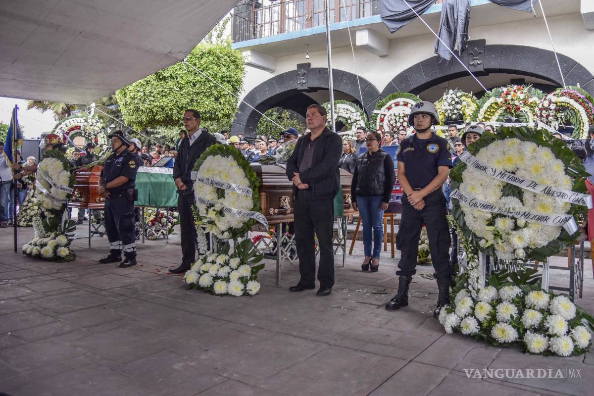 $!Realizan homenaje a bomberos que murieron en explosión en Tultepec