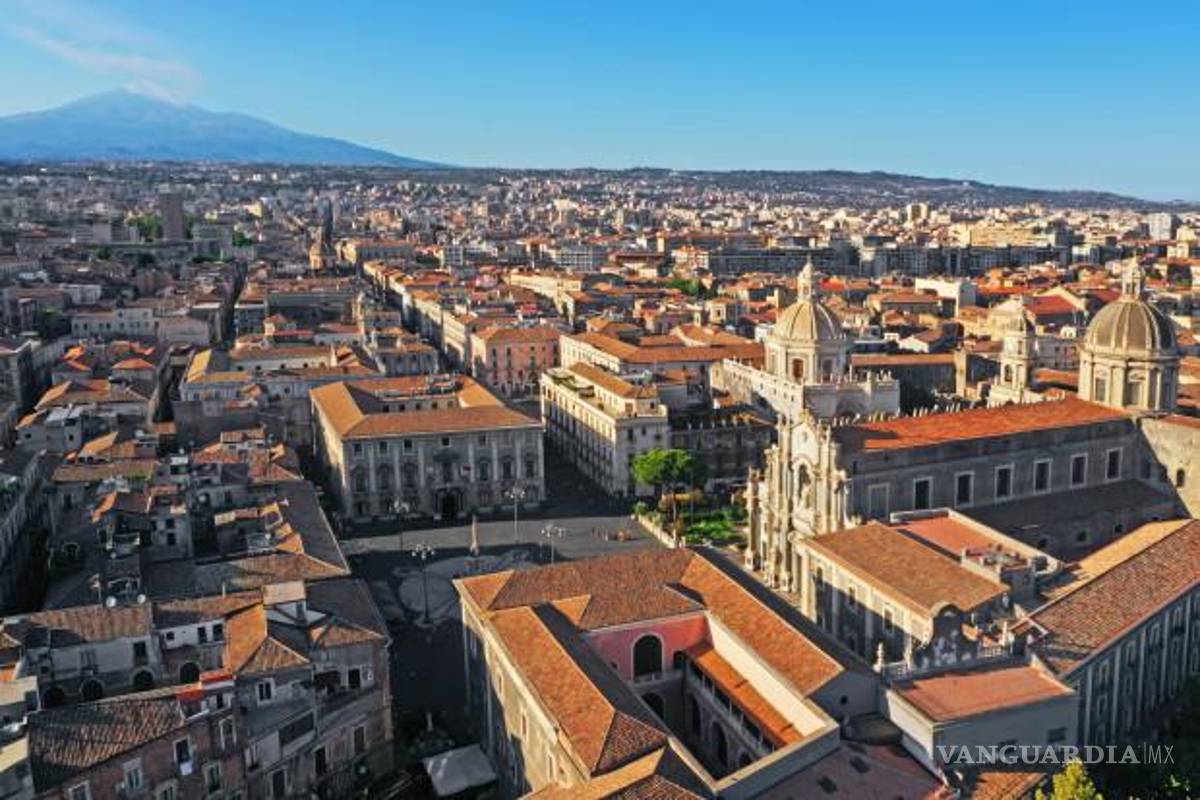 En Italia, jovencita de 13 años sufre brutal violación en grupo; obligaron a su novio a ver