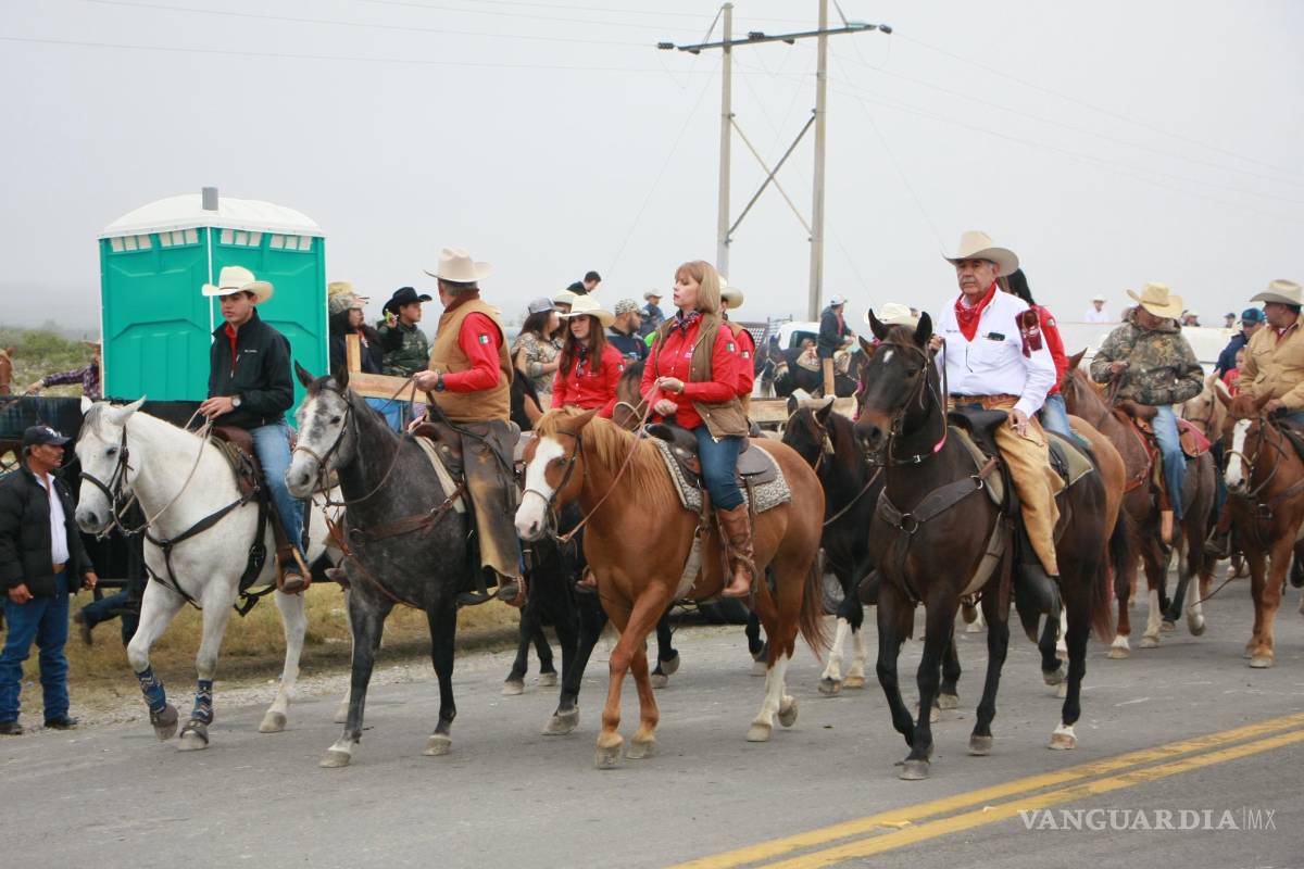 Más de 10 mil jinetes participan en la Cabalgata Acuña-San Carlos 2016