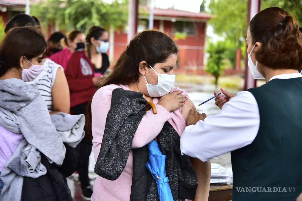 Llegan 115 mil vacunas de AstraZeneca para 2a dosis de 30 a 39 años en Saltillo