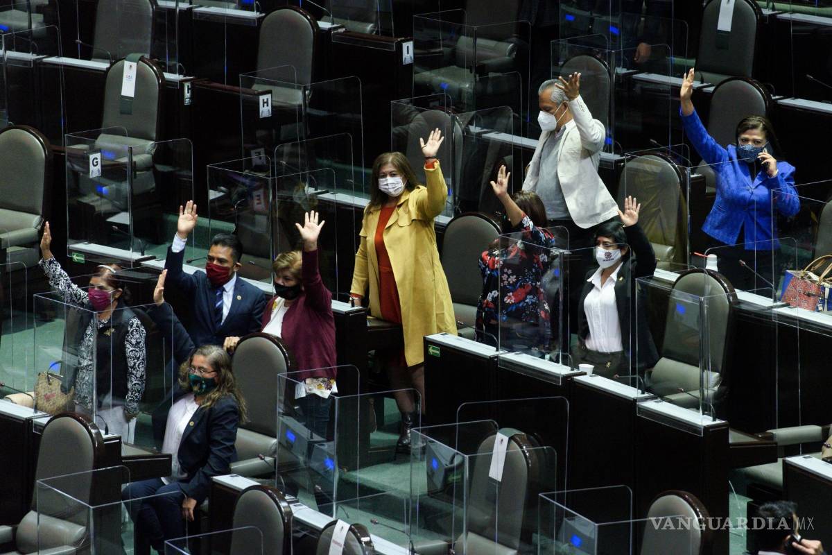 Aprueban reformas propuestas por AMLO al sistema de pensiones; ponen topes a comisiones de Afores