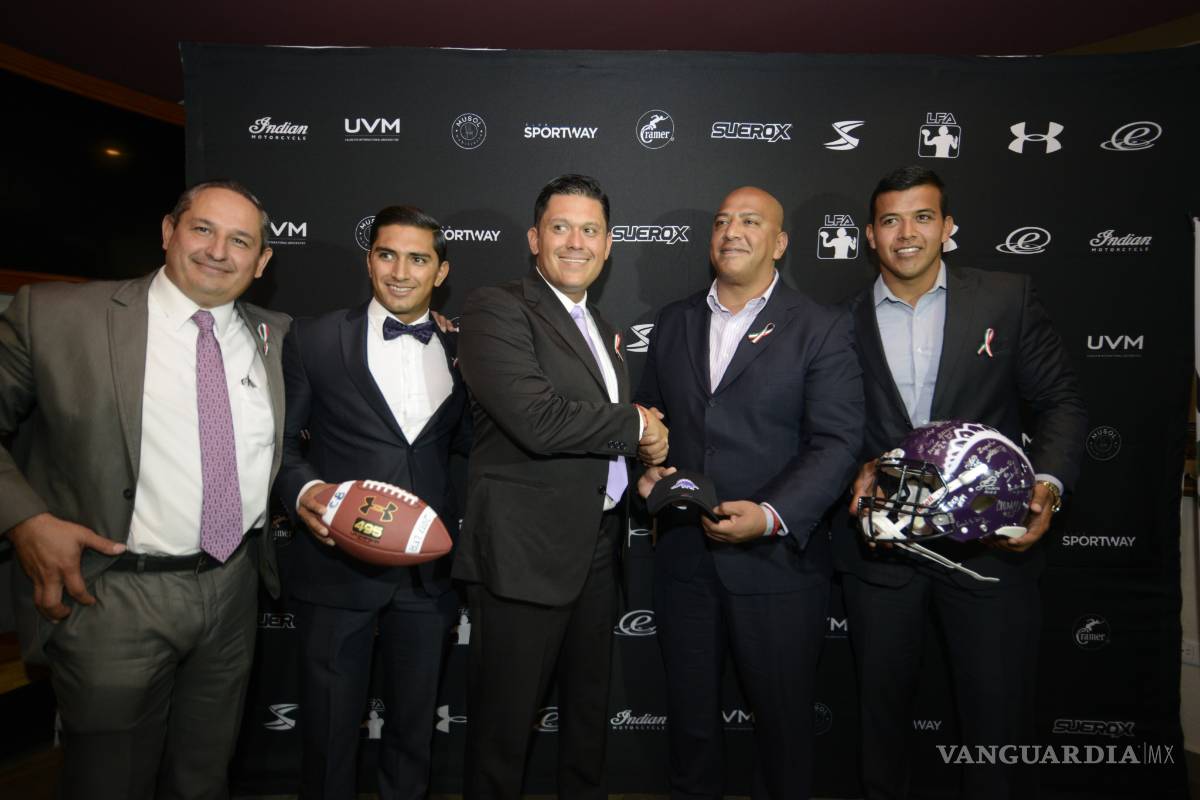 Que siga la historia: Dinos ya tiene coach