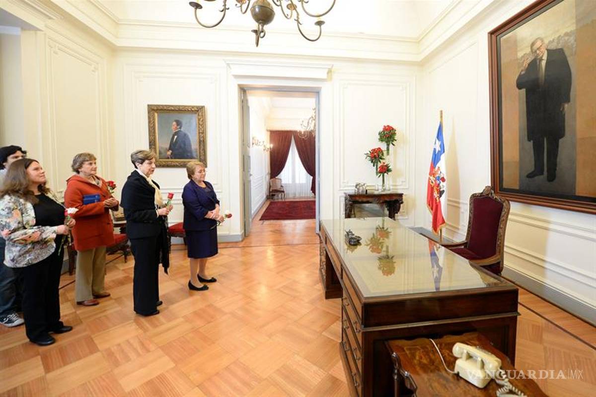 Chile rinde homenaje a Salvador Allende tras 43 años del golpe de Pinochet