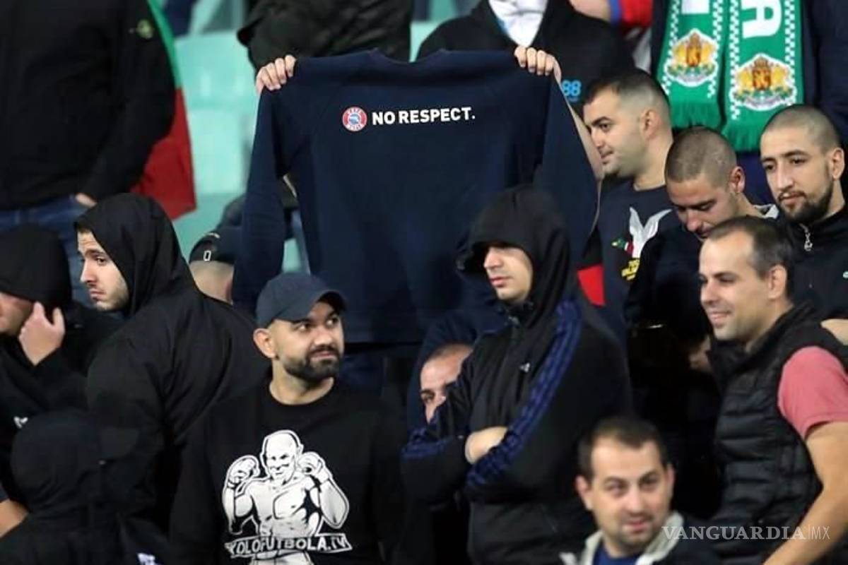 $!Inglaterra vence a Bulgaria y al racismo en las tribunas