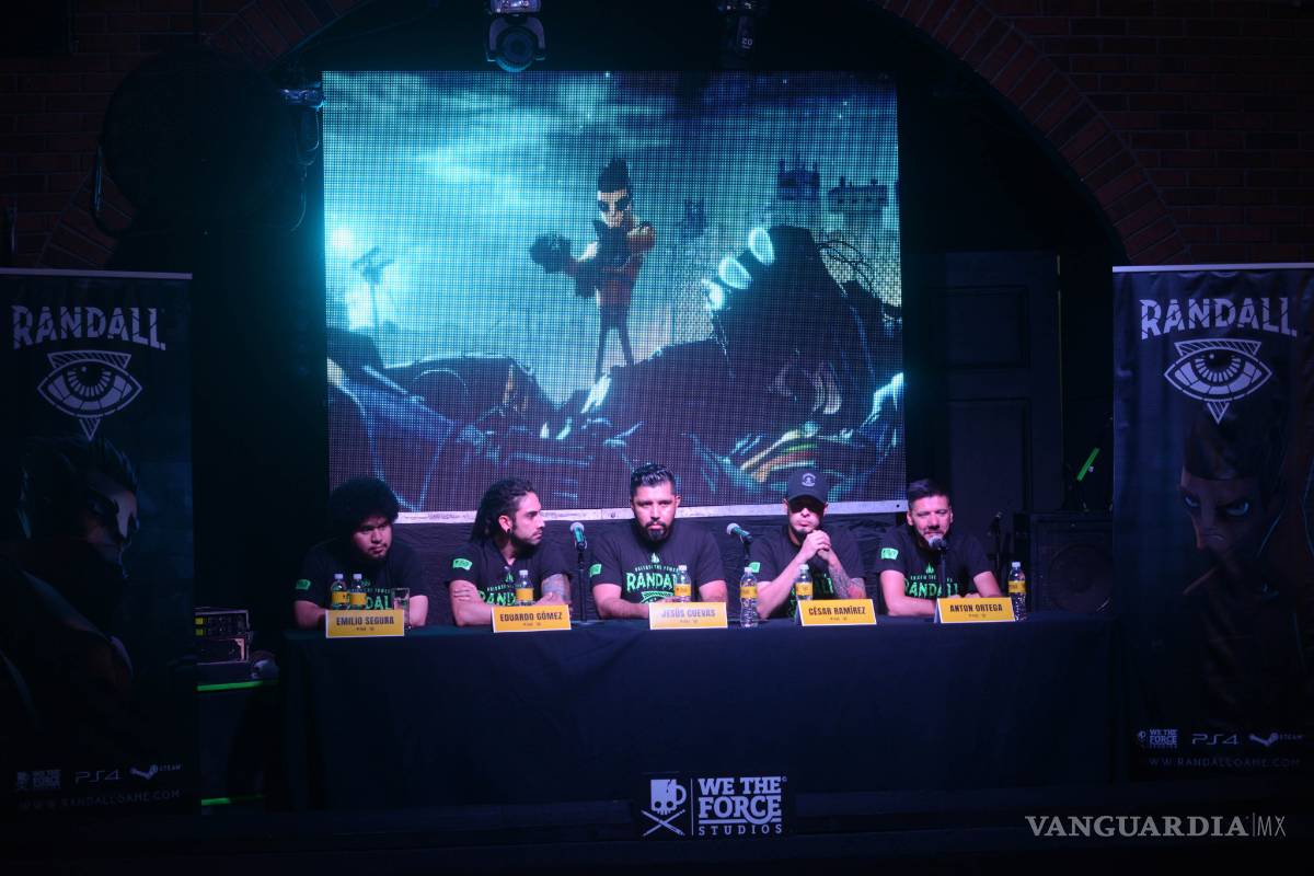 Saltillenses conquistan playstation con Randall