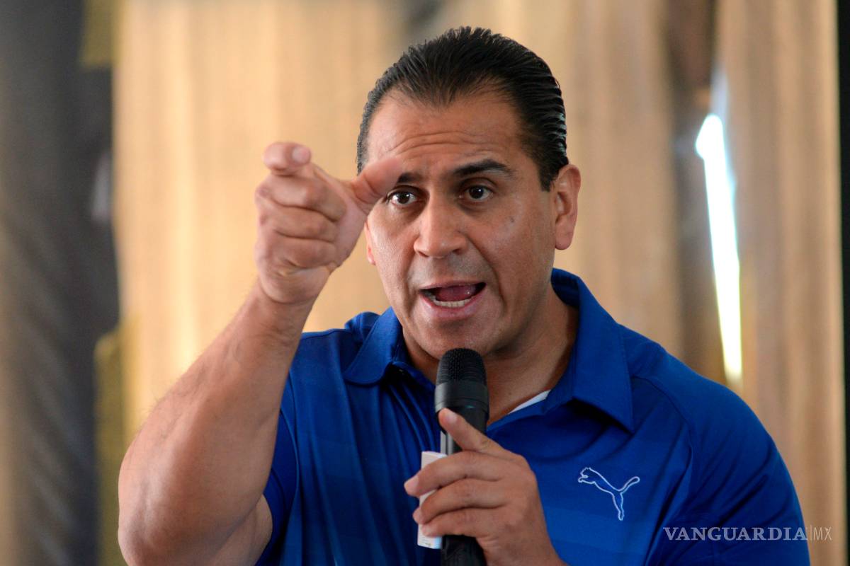 Aprenden del Mr. México Héctor Huitzil