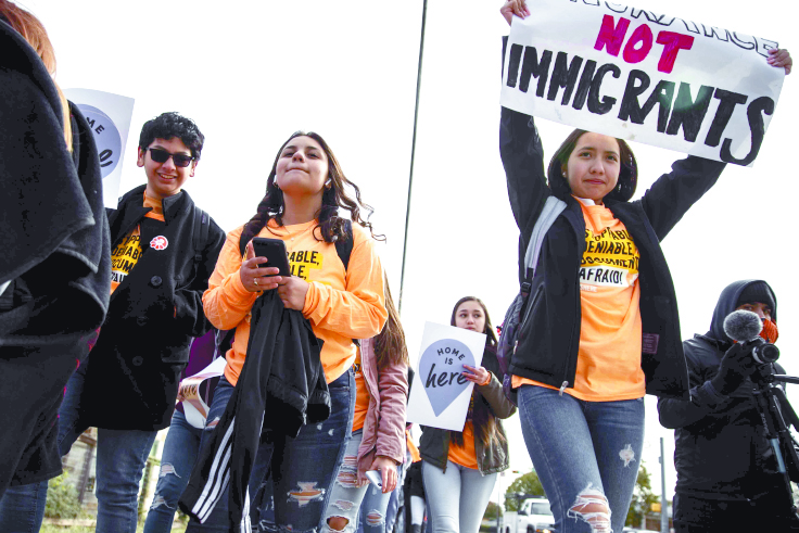 Declaran ilegalidad del DACA en EU; prohíbe juez nuevas solicitudes