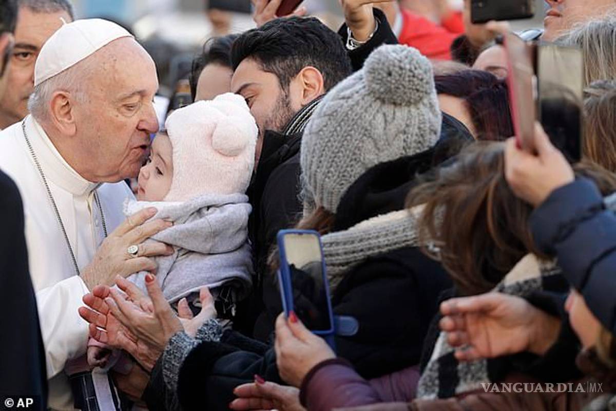 $!Italia cierra todas las escuelas y universidades, ya que planea prohibir los besos para detener la propagación del coronavirus