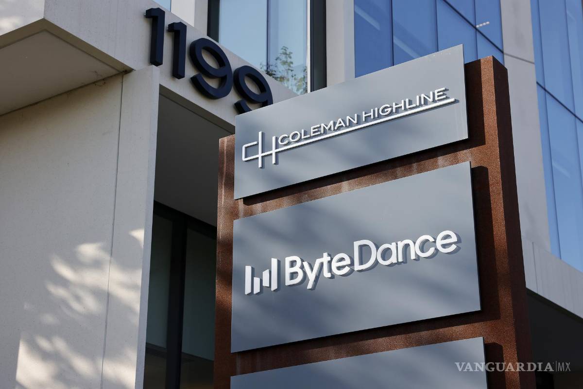 $!Se exhiben carteles afuera de la sede corporativa de ByteDance, la empresa matriz de TikTok, en San José, California.