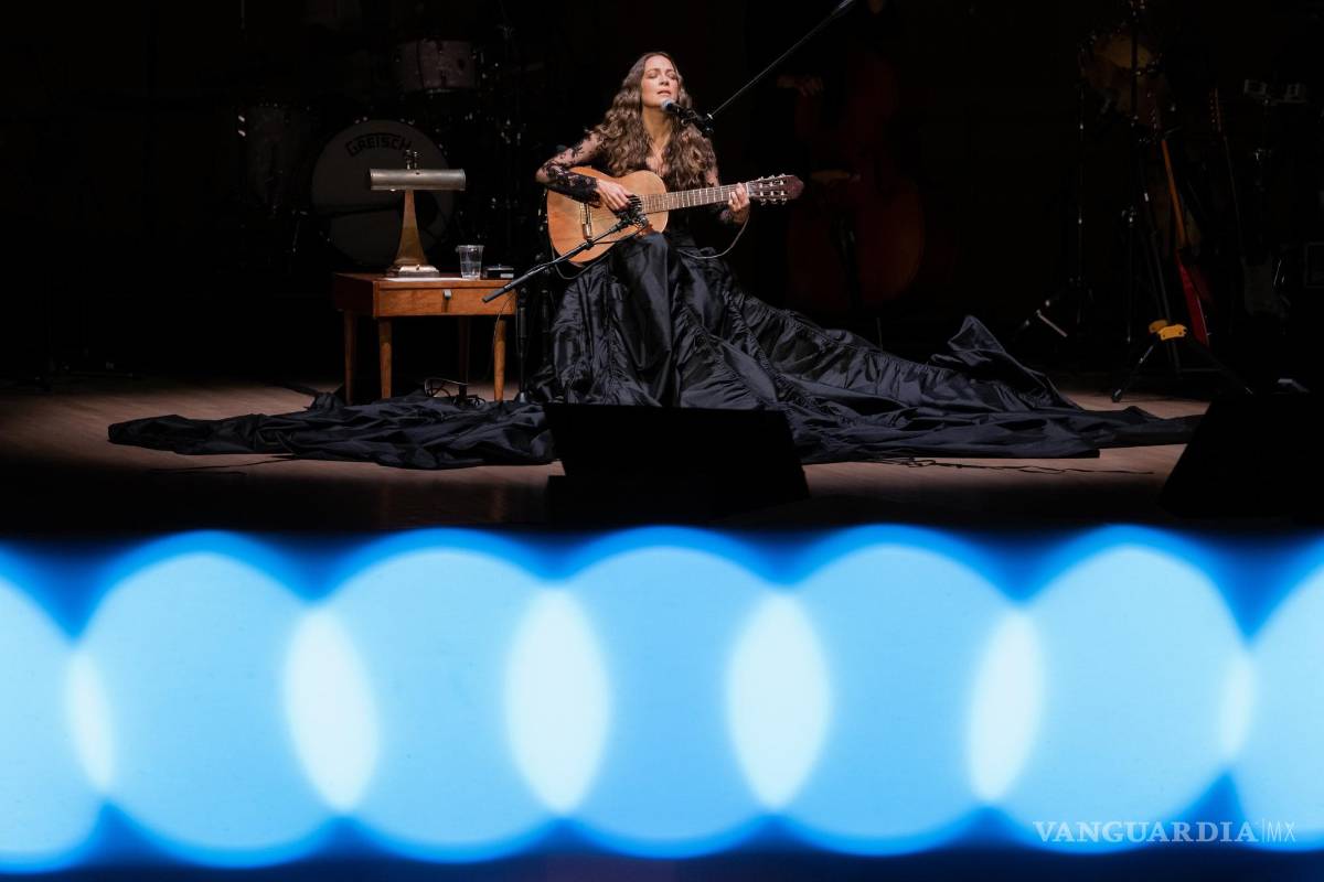 Natalia Lafourcade emociona y pone de pie al Carnegie Hall