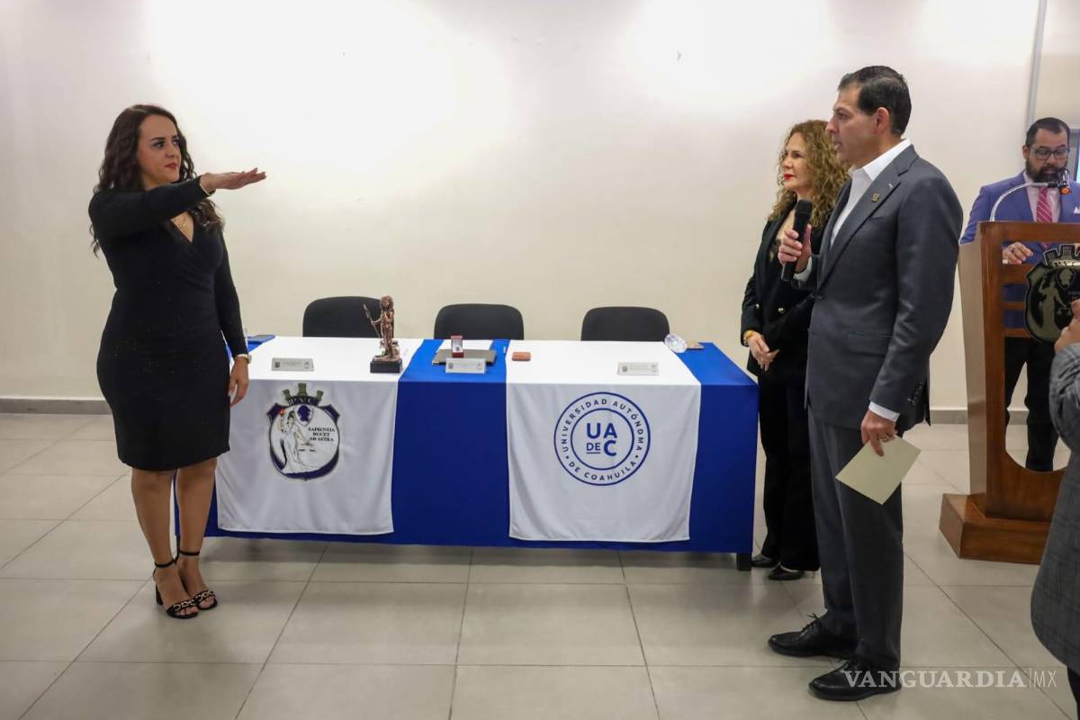 $!Octavio Pimentel tomó protesta a la directora de la Escuela de Bachilleres “Venustiano Carranza”.