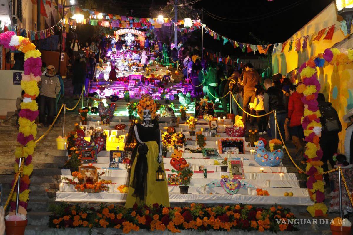 Saltillo: En octubre las lunas y los difuntos son lo más hermoso