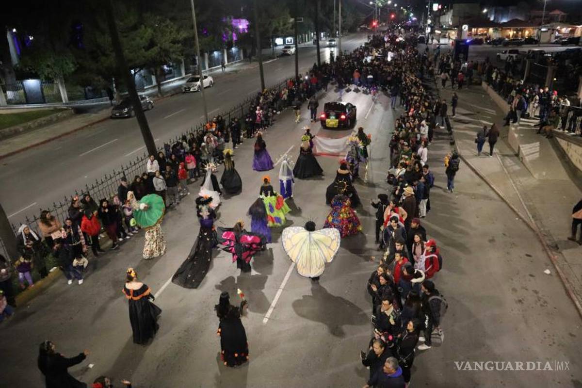 $!Miles disfrutan del desfile ‘Xantolum’ en su nuevo recorrido por calles de Saltillo