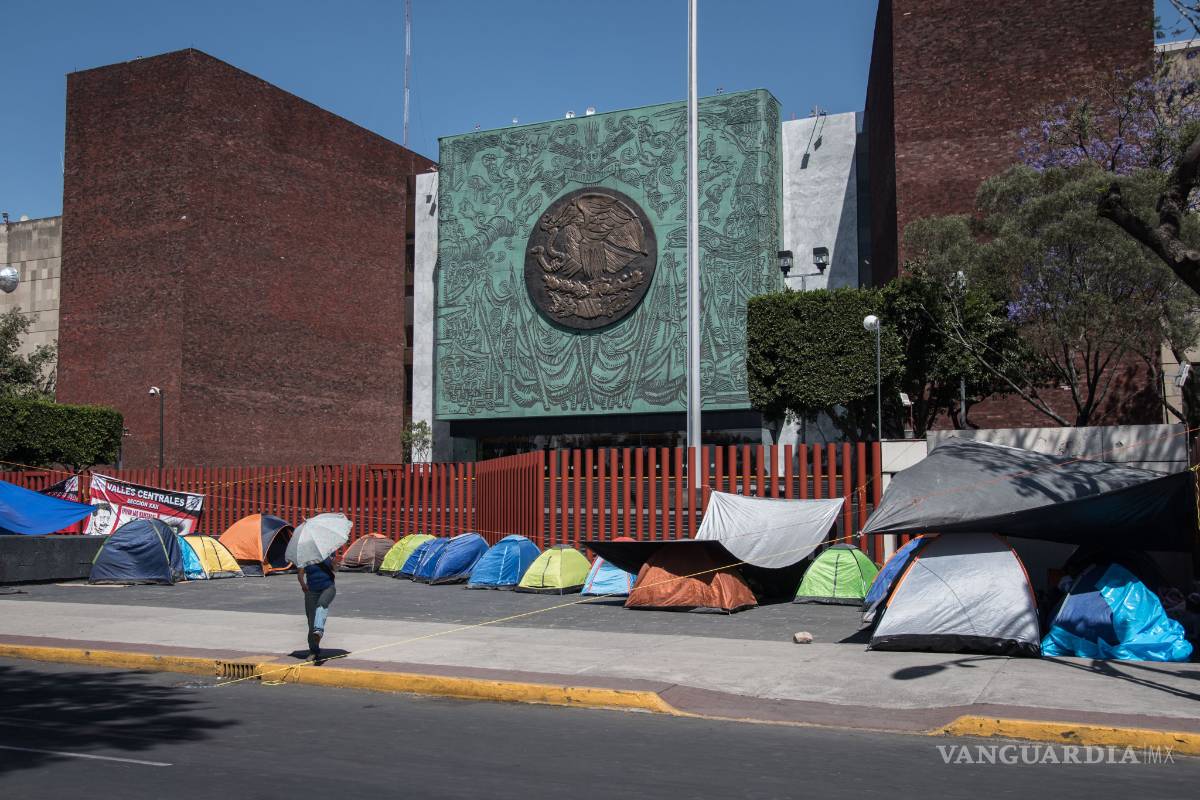 Plantón de la CNTE en San Lázaro se queda, acaba reunión con SEP sin acuerdos