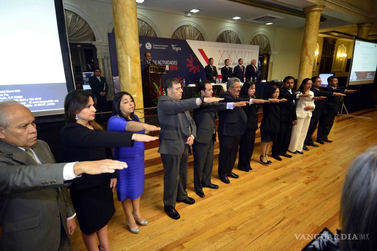 Rinde protesta nuevo Consejo Directivo de Contadores Públicos