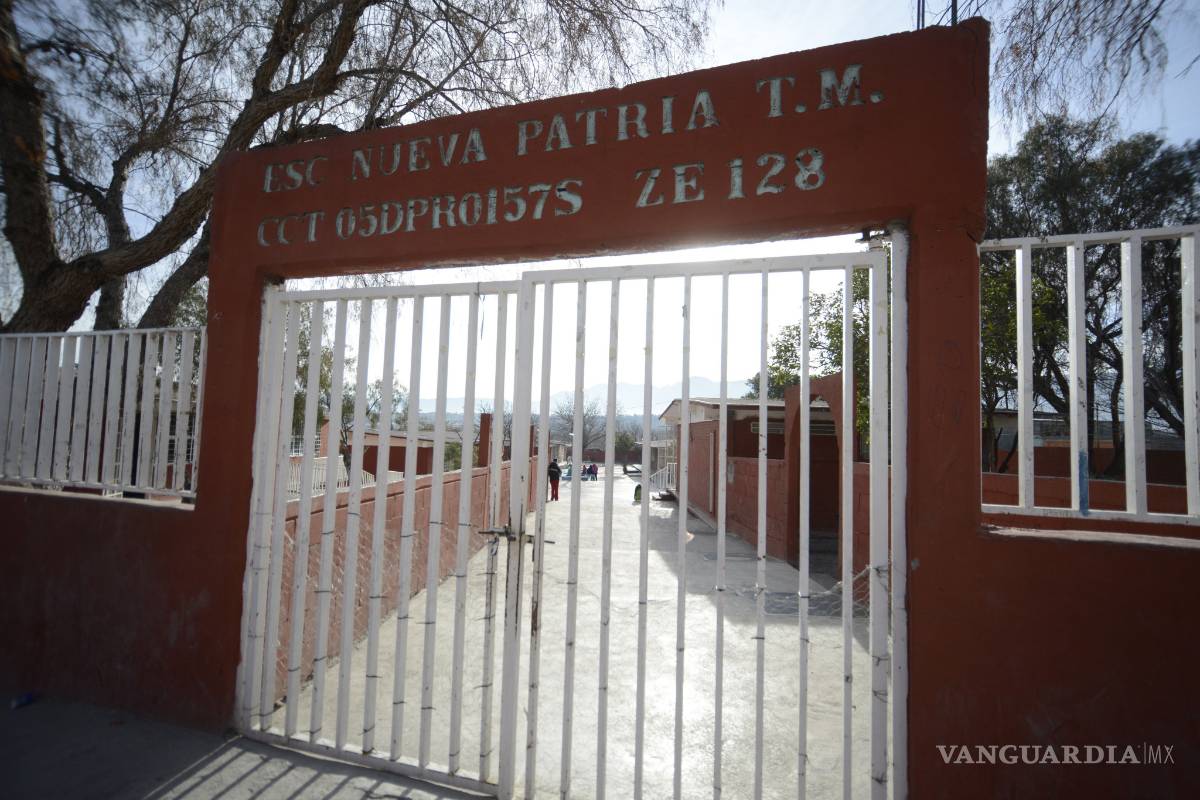 Dejan fuera a maestra por abuso contra un menor