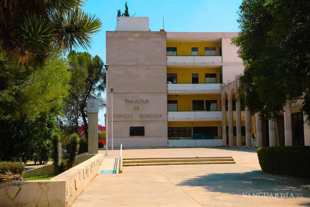 Logra Ciencias Químicas reacreditar la carrera de Licenciatura en Químico