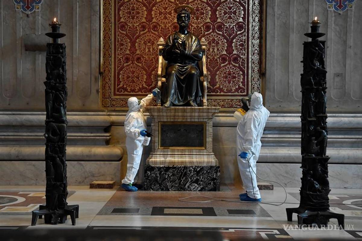 $!Basílica San Pedro es sometida a una inédita desinfección para su reapertura