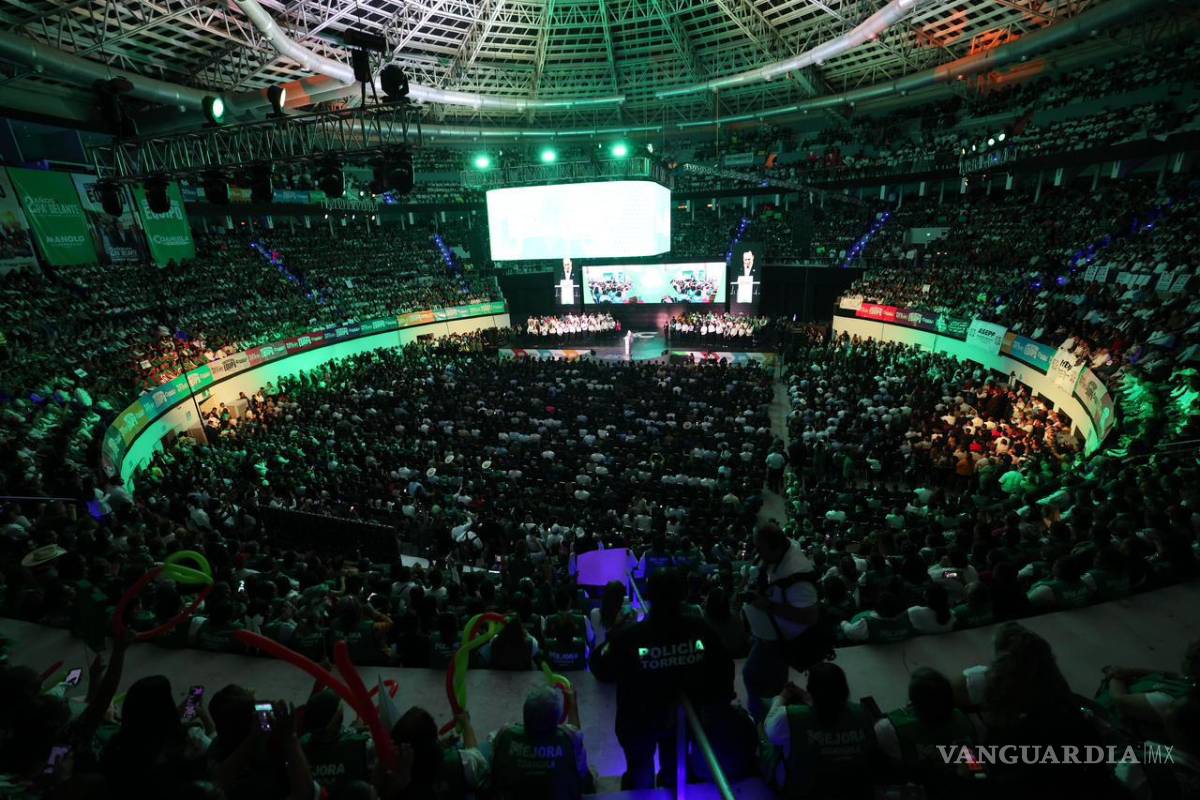 $!El Coliseo Centenario de Torreón lució abarrotado para escuchar al Gobernador.