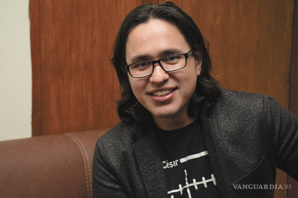 César Secundino, un arpista coahuilense de alto nivel