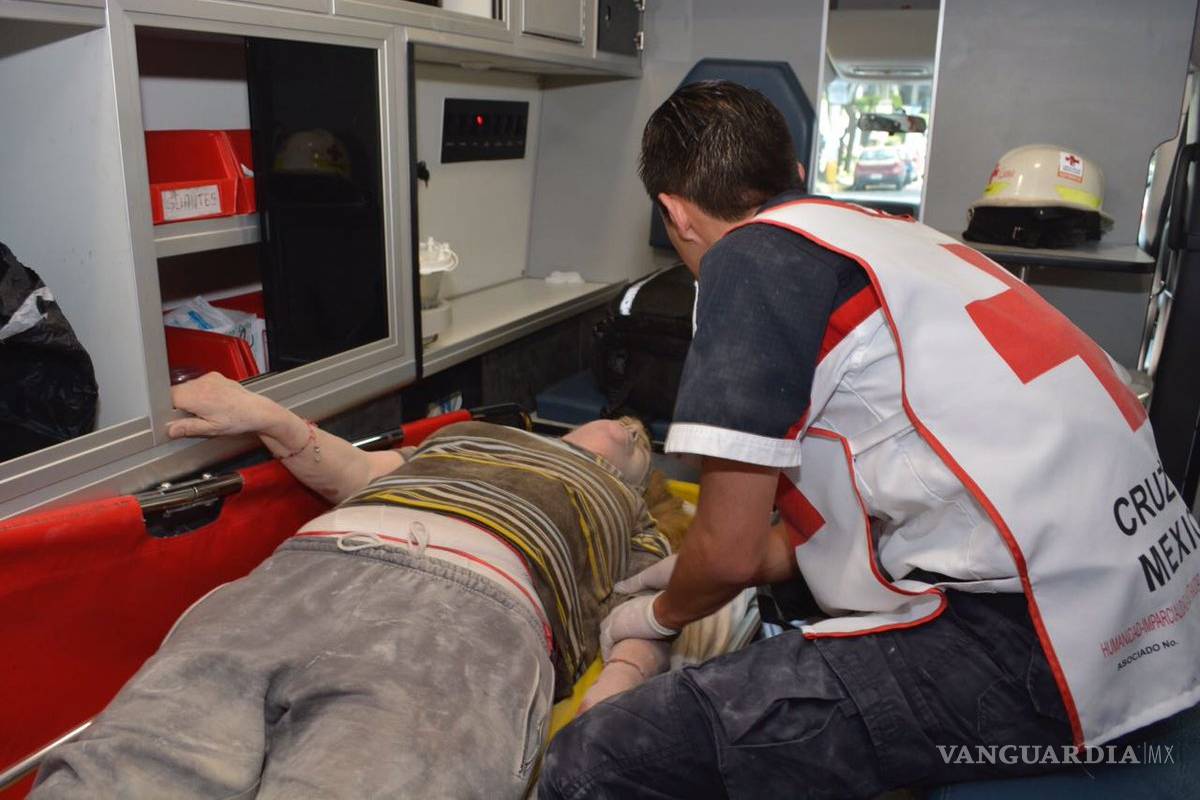 Sale con bat a poner paz y la dan una golpiza en colonia de Saltillo