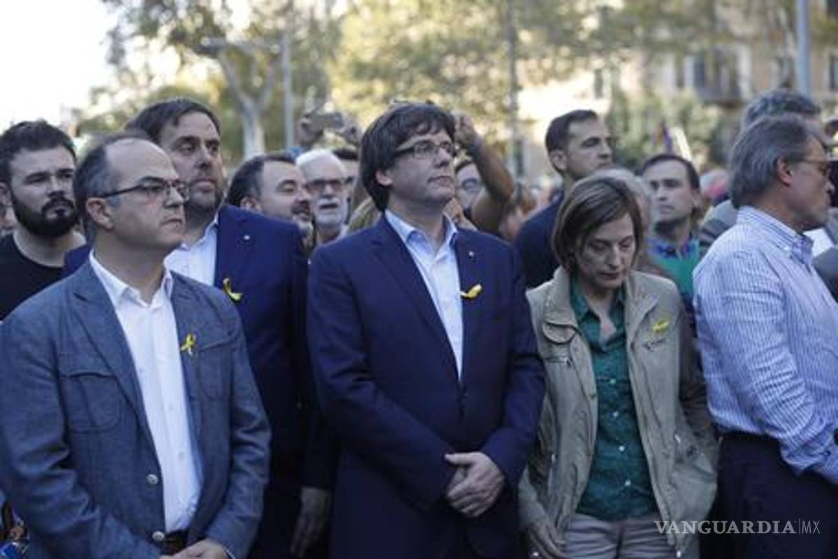 Puigdemont acude a la manifestación contra la decisión de Madrid