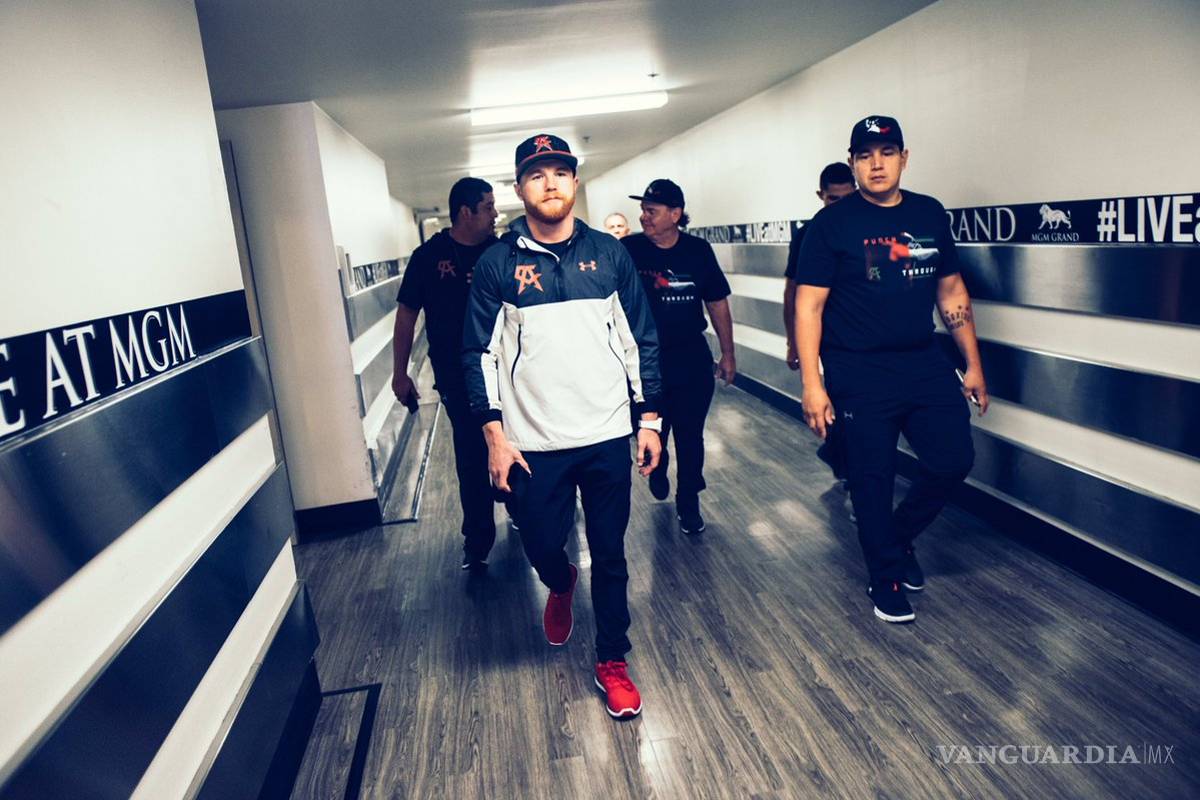 Celebridades muestran apoyo a &quot;Canelo&quot; en video