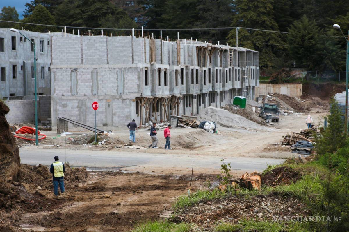 La inversión en la construcción en México caerá 7% en 2025, advirtieron expertos