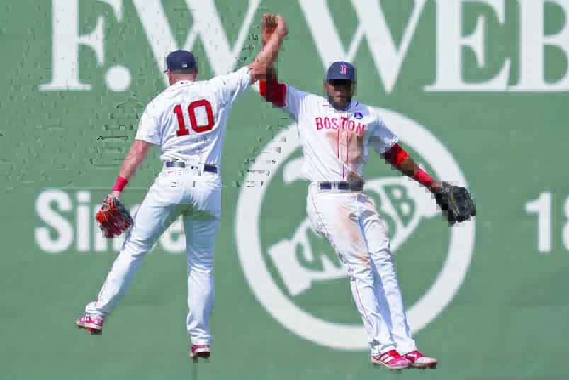 En Día de Patriotas Medias Rojas vencen a Medias Blancas