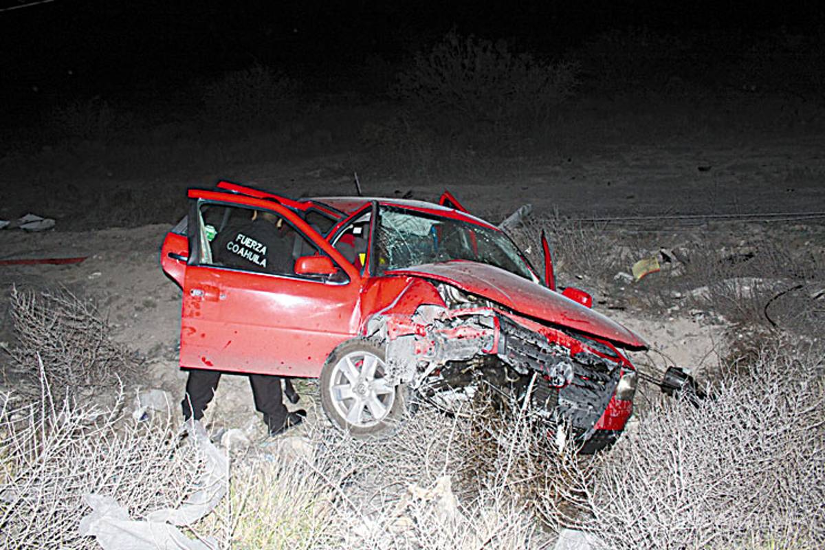 Lesionadas 2 personas en volcadura en libramiento