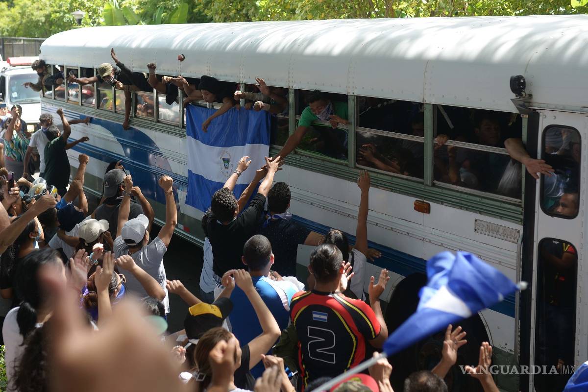 Salvan a 200 estudiantes sitiados en iglesia de Nicaragua; al menos 3 muertos en protestas