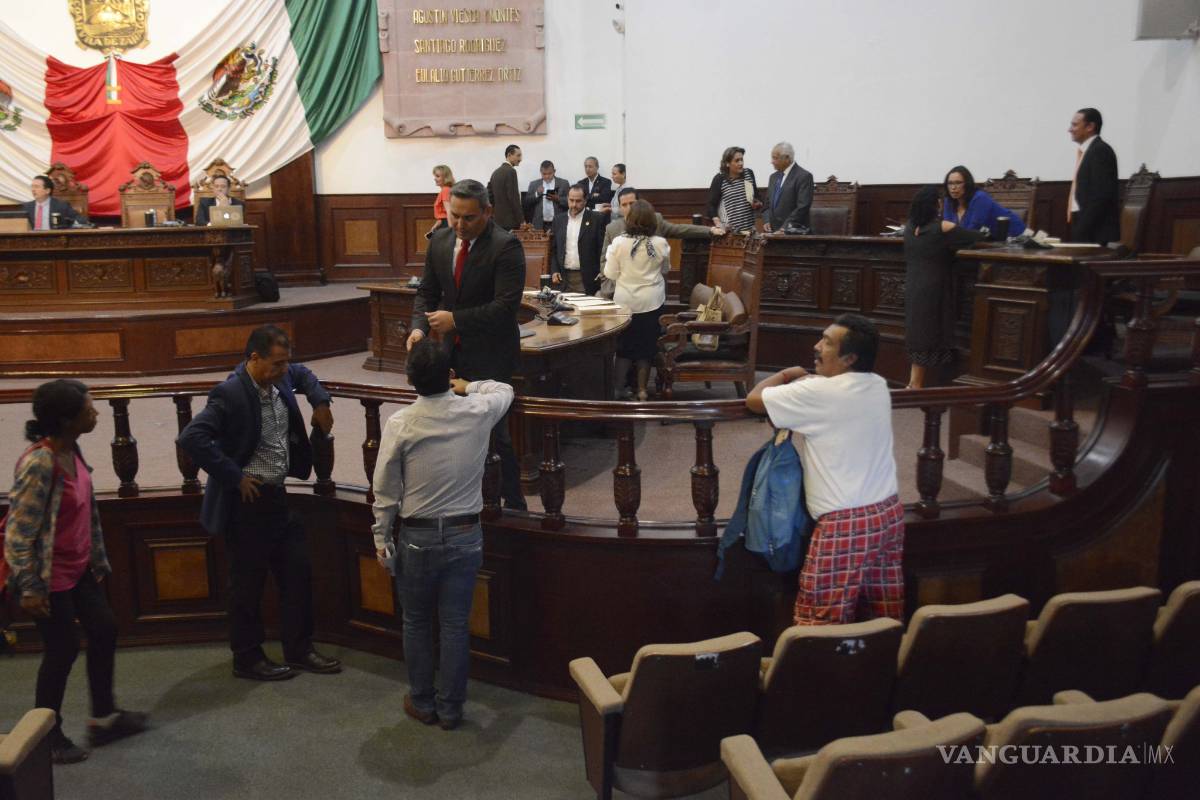 Analizan incluir en la Ley para la Familia de Coahuila prohibición de 'chanclazo'