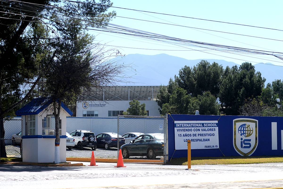 Comunidad escolar expulsa a familia &quot;conflictiva&quot; de Colegio de Saltillo