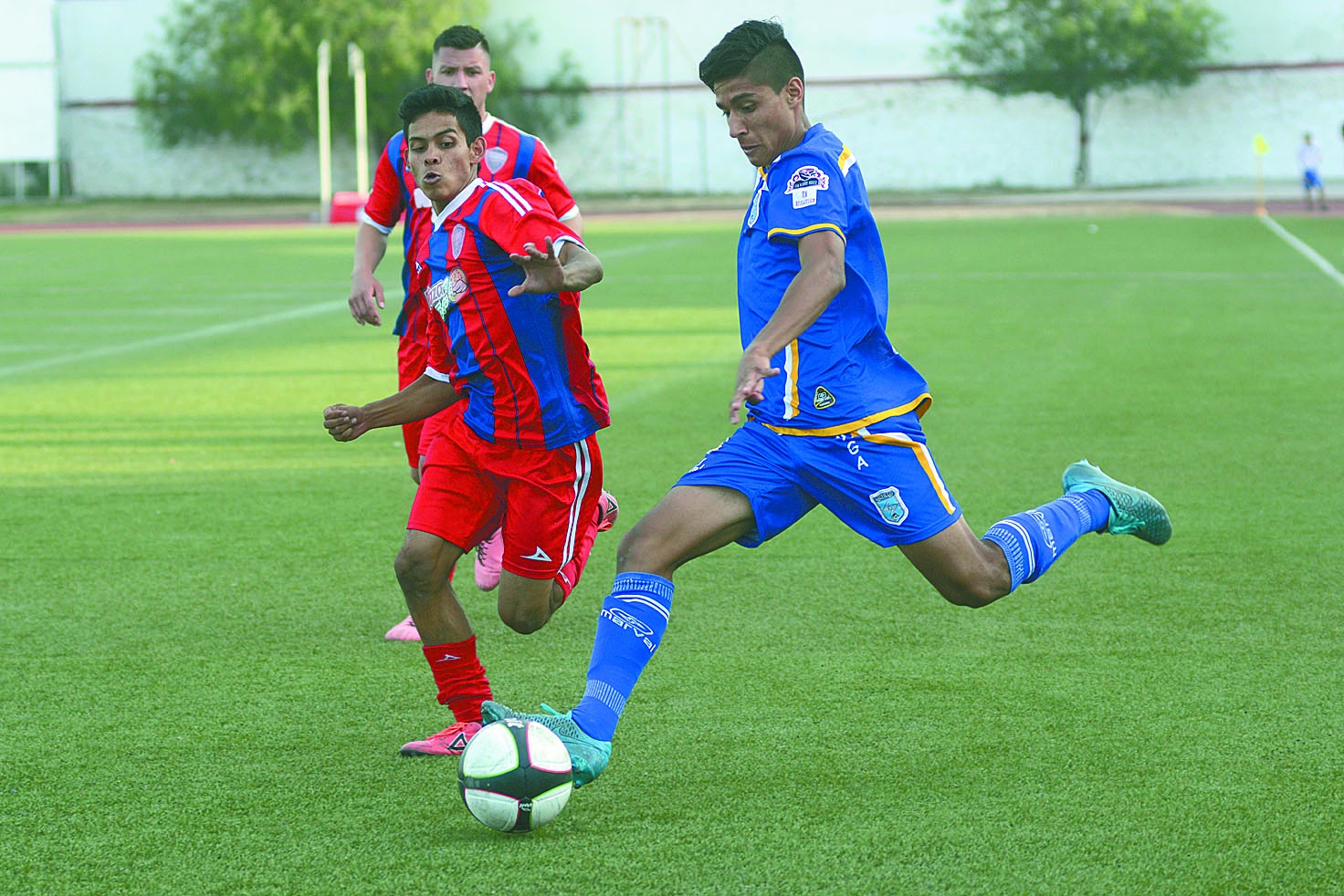 Titanes tomó ventaja en clásico saltillense