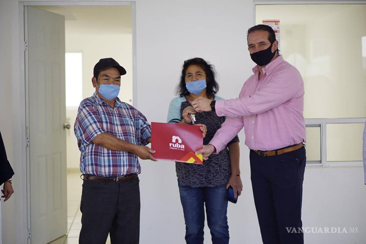 Entrega Gobierno de Coahuila casa a ganadores del sorteo 'Los cumplidos'