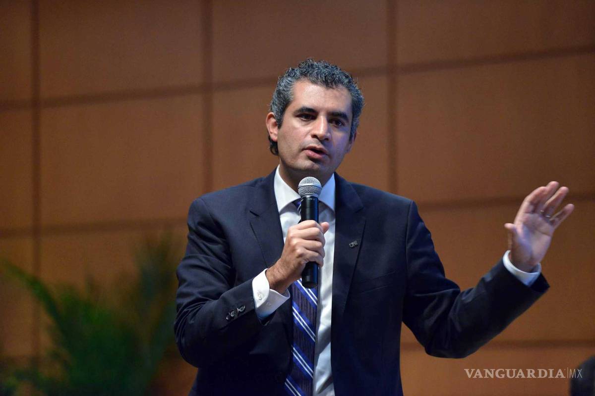 PRI alerta por extorsiones vía SMS a nombre de Enrique Ochoa Reza