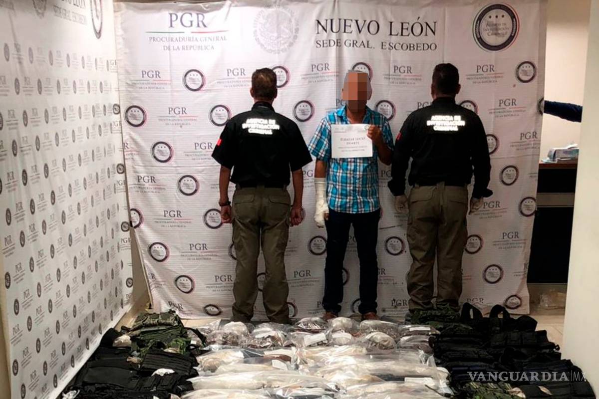 Decomisan arsenal y un millón de pesos en carretera a Saltillo