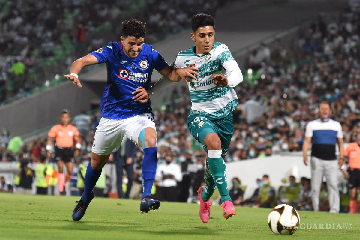 Arrasa Cruz Azul con Santos y toma ventaja con el 1-0 en Torreón