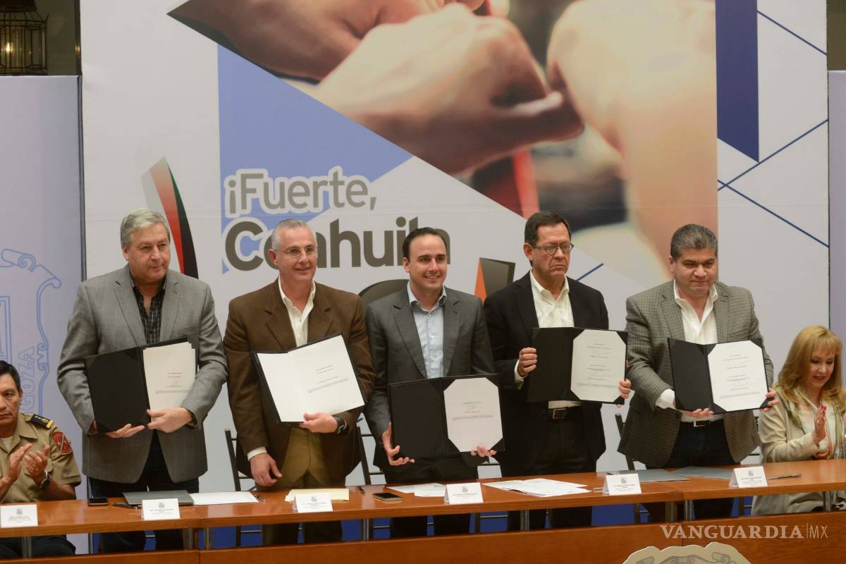 Firman sectores pacto por la paz laboral en Coahuila